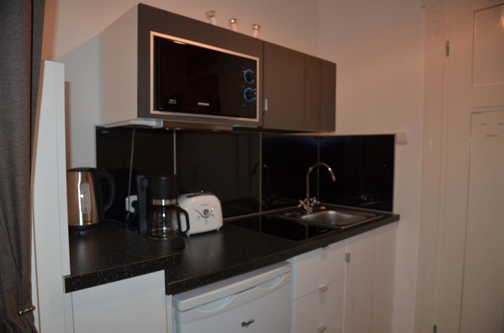Vaci Street Downtown Apartments Будапеща Стая снимка
