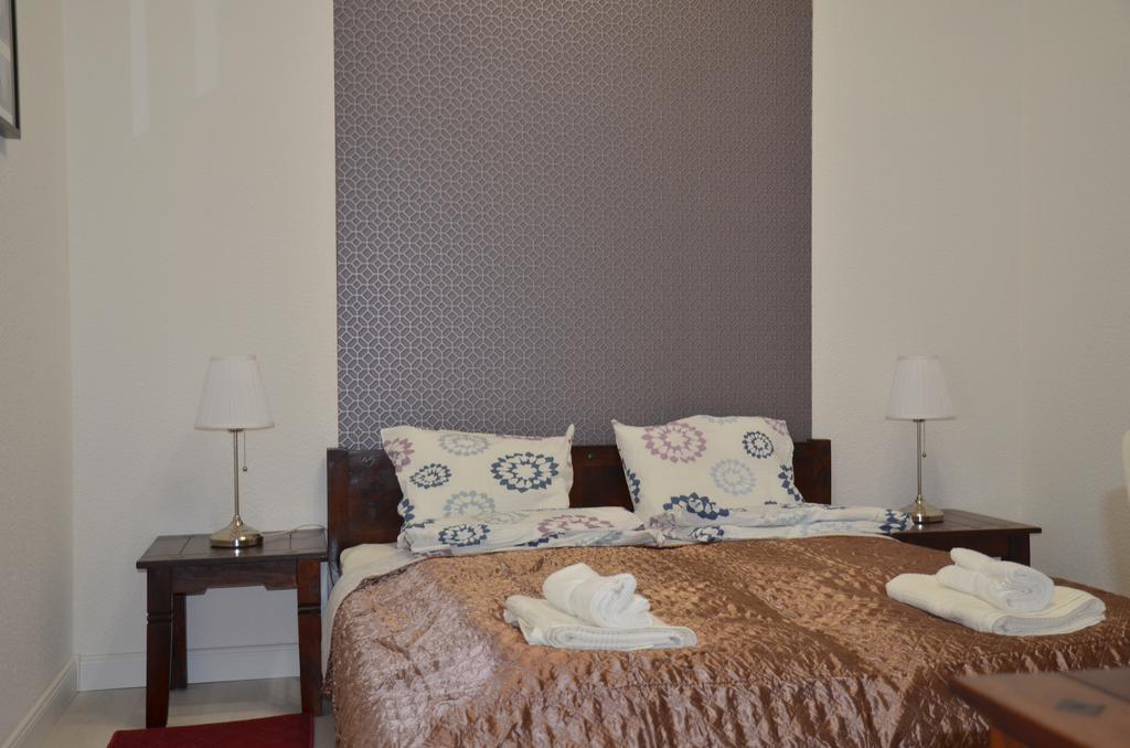 Vaci Street Downtown Apartments Будапеща Стая снимка